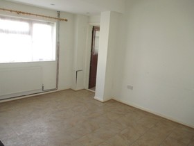 3 Bedroom End of Ter...