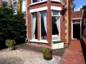 2 Bedroom Ground Fla...