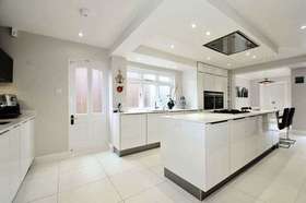 5 Bedroom Detached