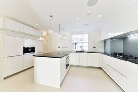 5 Bedroom Terraced