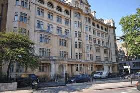 6 Bedroom Flat