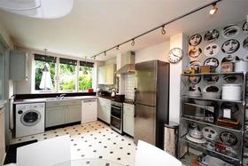 5 Bedroom Property