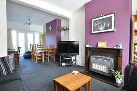 3 Bedroom End of Ter...