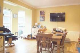 4 Bedroom Semi-Detac...