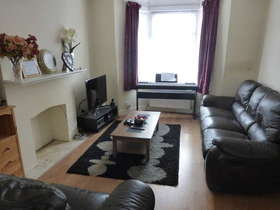 3 Bedroom End of Ter...