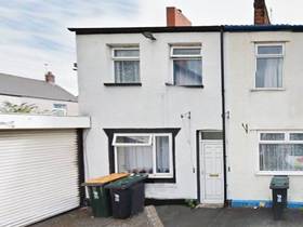 3 Bedroom End of Ter...