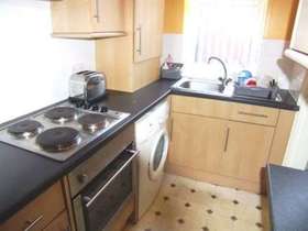 2 Bedroom End of Ter...