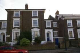 3 bedroom Flat to rent