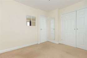 2 Bedroom End of Ter...