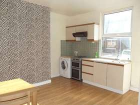 3 Bedroom End of Ter...