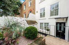 3 bedroom Terraced for sale