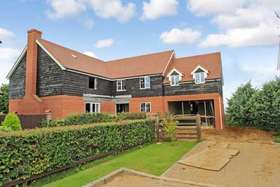 6 Bedroom Detached