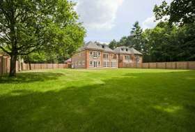 6 Bedroom Detached