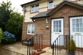 3 bedroom Semi-Detached to rent