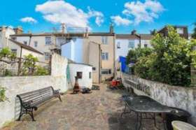 4 bedroom Terraced for sale