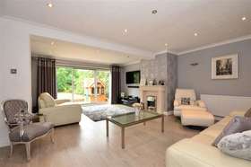 4&nbsp;Bedroom&nbsp;Semi-Detac...