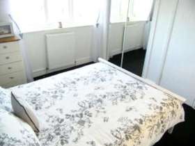 2 Bedroom End of Ter...