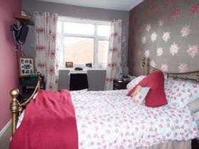 3 Bedroom End of Ter...