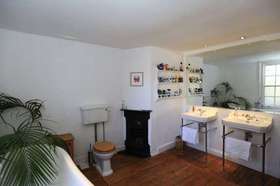 4 Bedroom End of Ter...