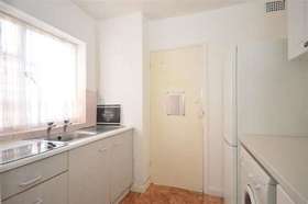 2 Bedroom End of Ter...