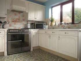 6 Bedroom Detached