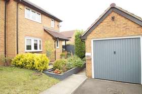3 Bedroom End of Ter...