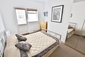 1 Bedroom Houses